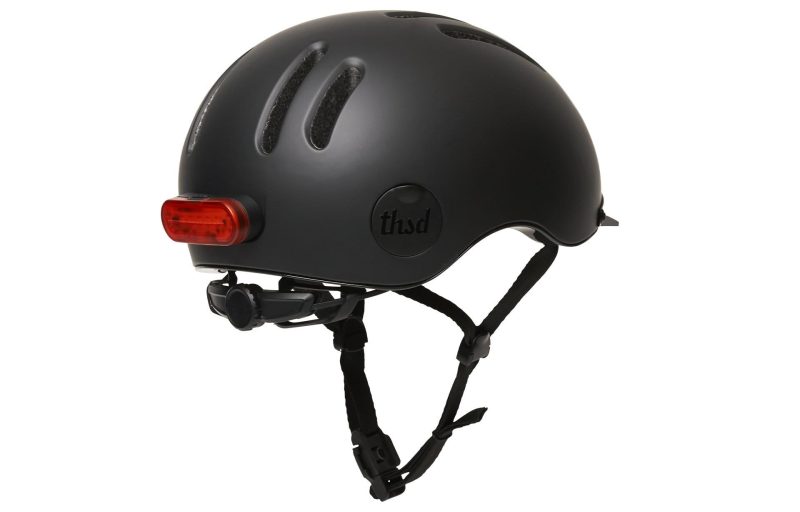 black MIPS helmet 006 2000x 829fad80 ff18 4b2a 98eb 47fab0cbdc02