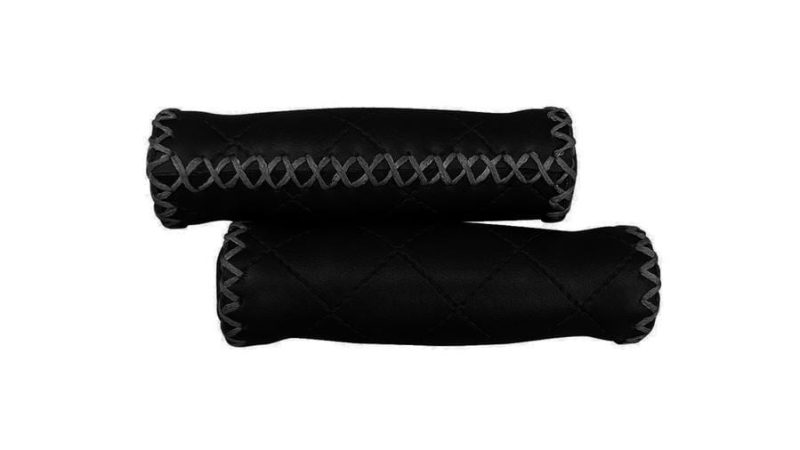 grips black 900x 2048x 47b2f834 e102 42cf b49d 48c3334f1f8d