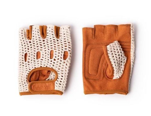 knit cream bike gloves 002 600x a75ba729 376a 40b5 8529 598911d3fc00