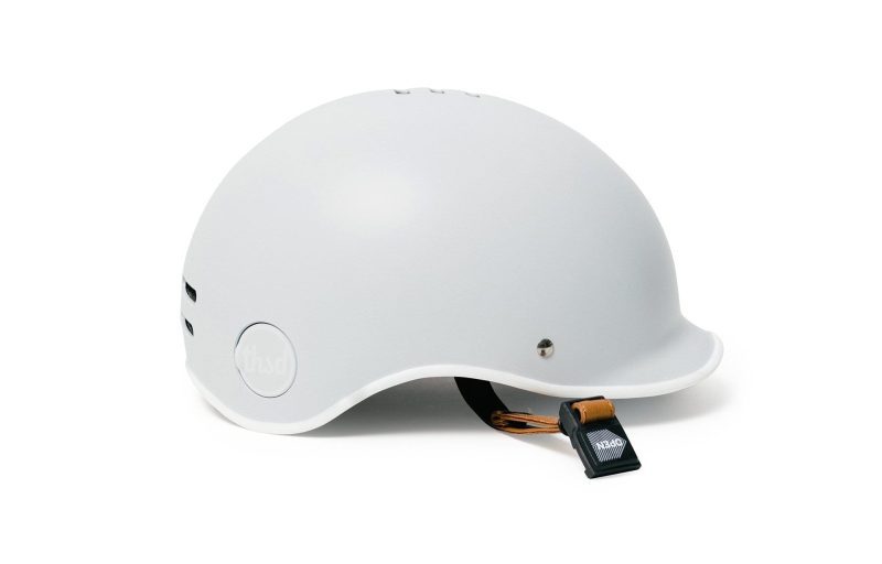 thousand helmet arctic grey 1 2000x 6536d978 ea90 4510 89b7 f77287720644